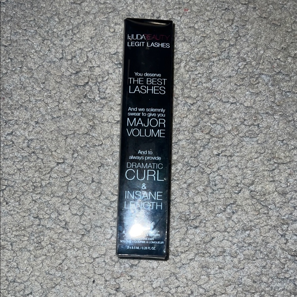 HUDA BEAUTY Legit Lashes Mascara - Black
